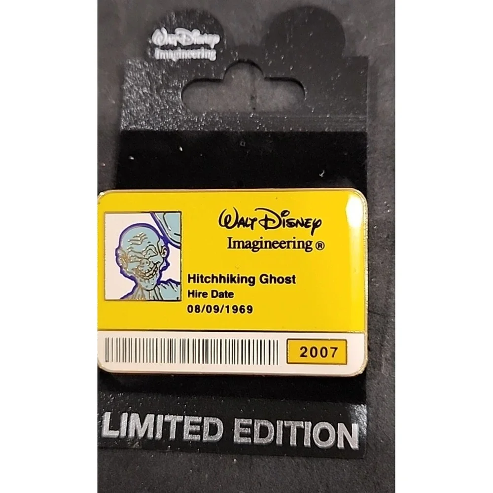 Disney Pin Haunted Mansion Hitchhiking Ghost Ezra WDI Cast ID Badge LE 300 54543